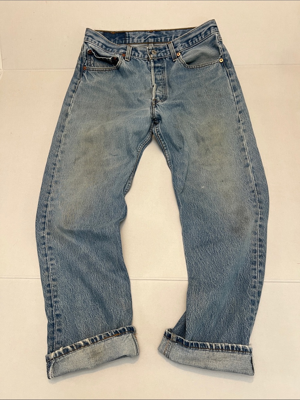 VINTAGE 90’s LEVI’S  501xx MADE IN USA STRAIGHT LEG DISTRESSED BUTTON FLY JEANS